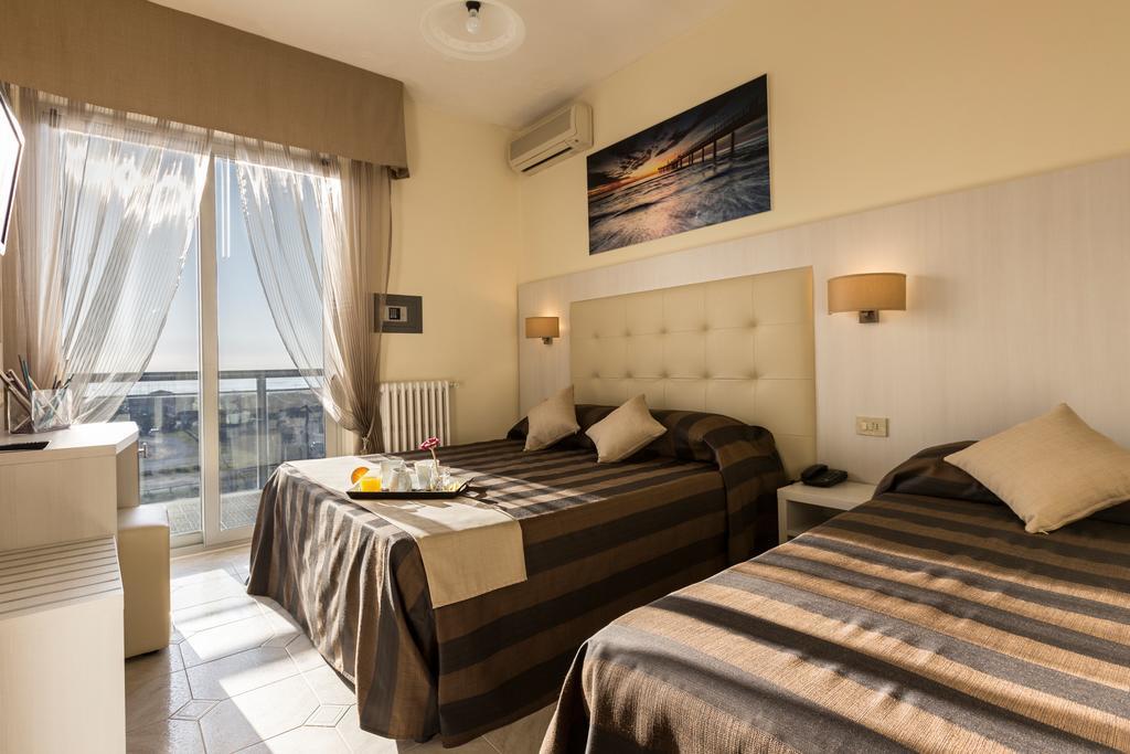 Hotel King Marina di Pietrasanta Habitación foto