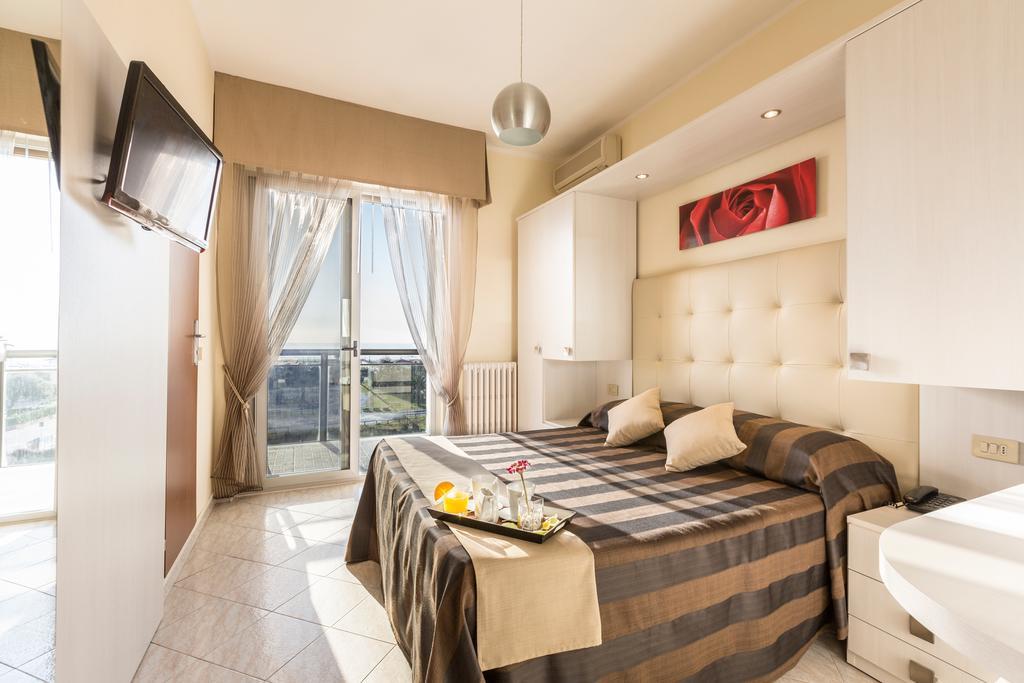 Hotel King Marina di Pietrasanta Habitación foto