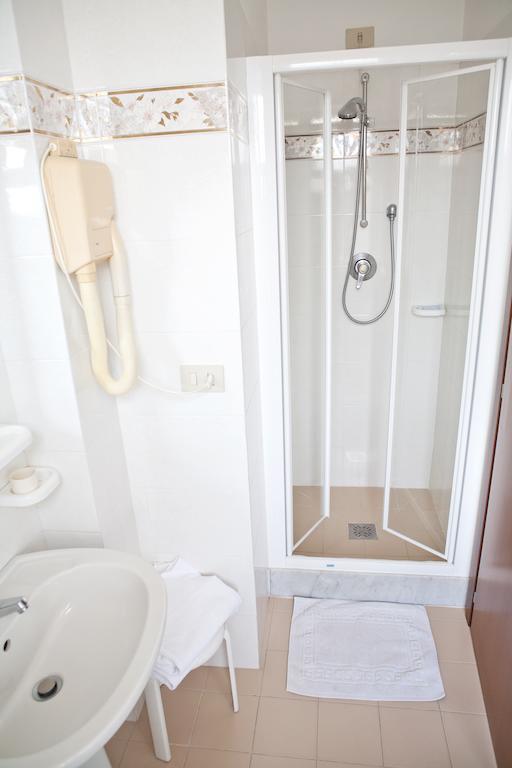 Hotel King Marina di Pietrasanta Habitación foto
